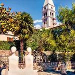 Apartman Beautiful Pianta With Pool In Porec