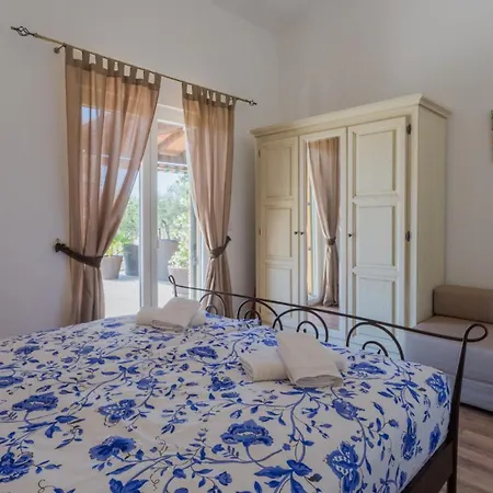 公寓 Beautiful Pianta With Pool In Porec Kirmenjak
