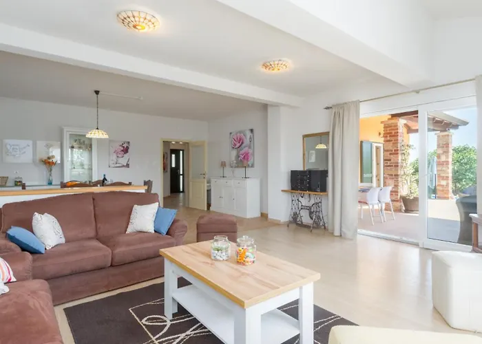Beautiful Pianta With Pool In Porec Kirmenjak