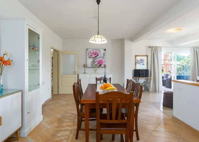 Apartamento Beautiful Pianta With Pool In Porec Kirmenjak