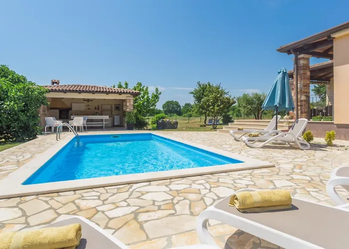 Apartamento Beautiful Pianta With Pool In Porec