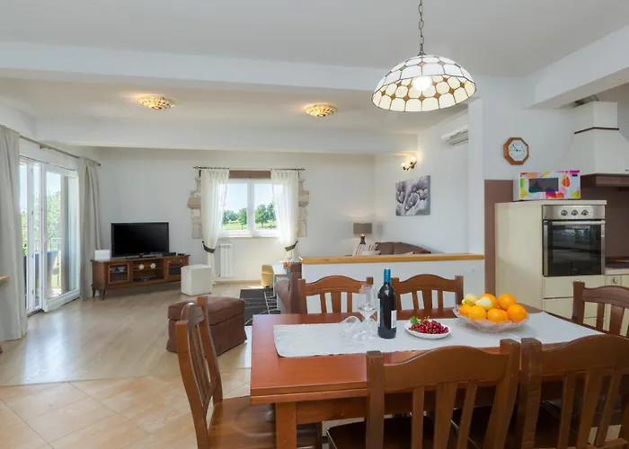 Beautiful Pianta With Pool In Porec Apartamento