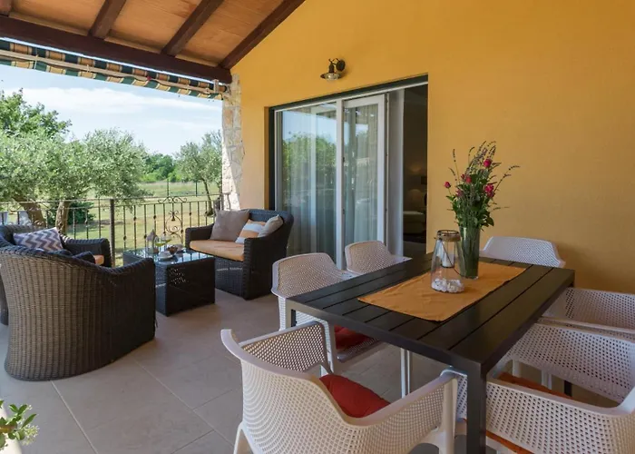 Apartamento Beautiful Pianta With Pool In Porec