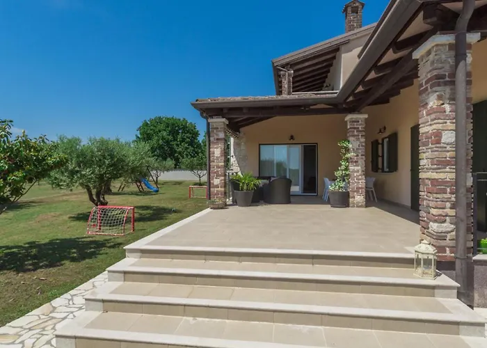 Beautiful Pianta With Pool In Porec Apartamento Kirmenjak