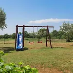 Beautiful Pianta With Pool In Porec Kirmenjak