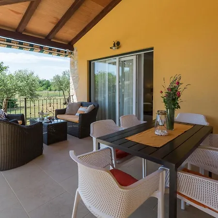 Beautiful Pianta With Pool In Porec Villa Kirmenjak