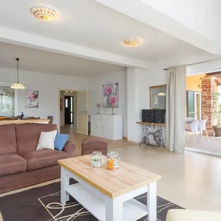 Beautiful Pianta With Pool In Porec Kirmenjak