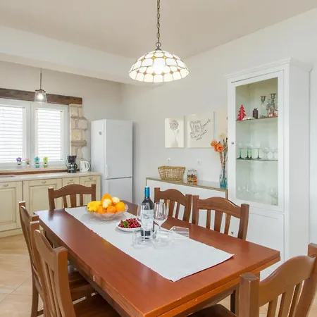 Beautiful Pianta With Pool In Porec Appartement *