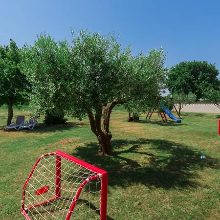 Beautiful Pianta With Pool In Porec * Kirmenjak
